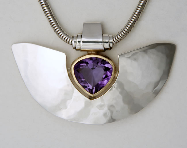 Munich Muse necklace in silver with Amethyst